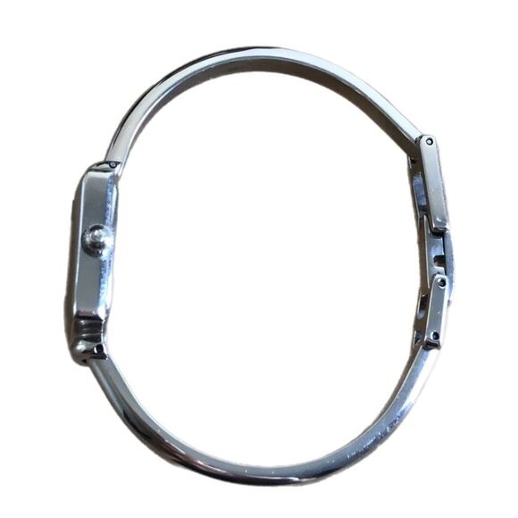 Gucci Swiss Made 1900L Dainty Silver Stainless Steel Square Bangle Watch & Box - Picture 6 of 12